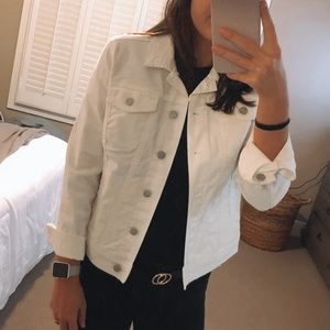 NWT white denim jacket. Size medium